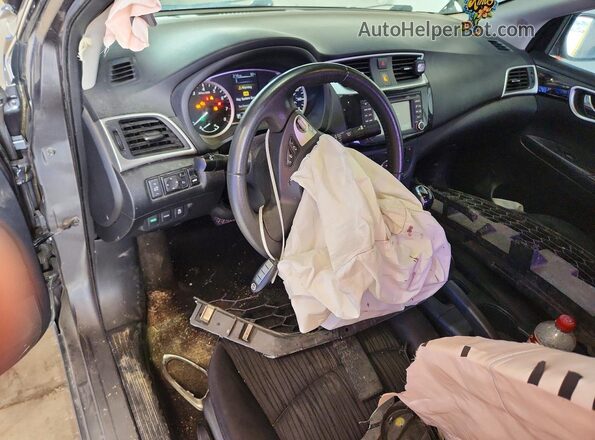 3N1AB7AP2JY209480 2018 NISSAN SENTRA Серый Вид панели приборов