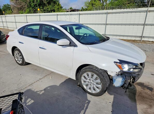 3N1AB7AP2JY258582 2018 NISSAN SENTRA Белый Передняя правая четверть