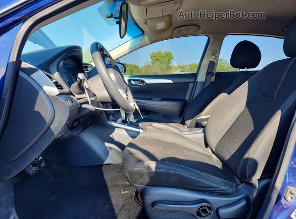 3N1AB7AP2JY273793 2018 NISSAN SENTRA Синий Вид салона спереди