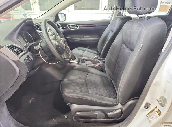 3N1AB7AP2JY285779 2018 NISSAN SENTRA White Widok wnętrza z przodu