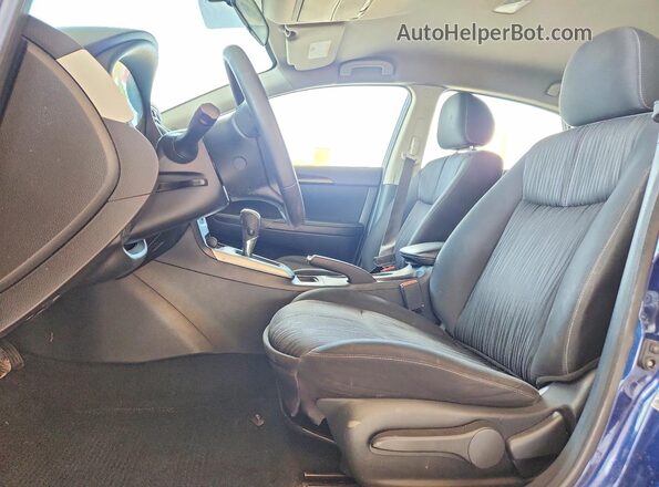3N1AB7AP2JY292067 2018 NISSAN SENTRA Blue Вид салону спереду