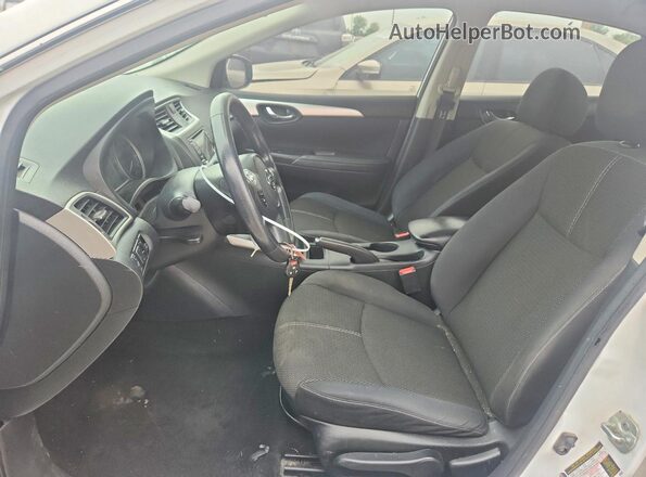3N1AB7AP2JY296619 2018 NISSAN SENTRA White Widok wnętrza z przodu