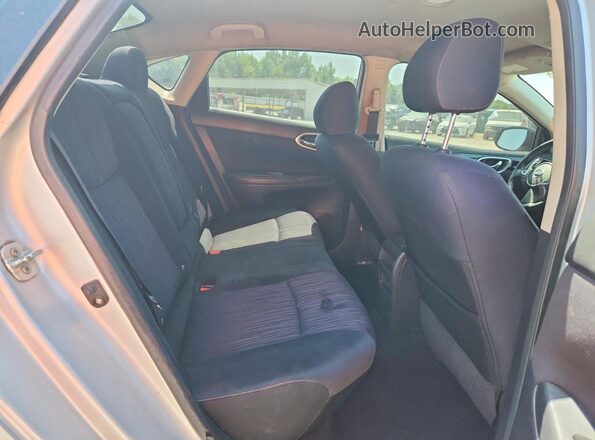 3N1AB7AP3GL667261 2016 NISSAN SENTRA Silver Widok tylnych siedzeń