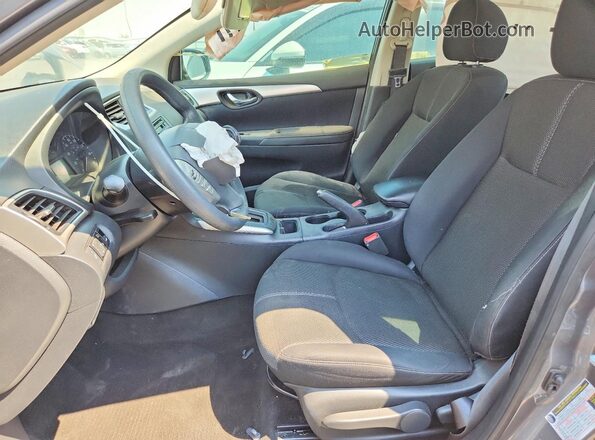 3N1AB7AP3GY292782 2016 NISSAN SENTRA Серебряный Вид салона спереди