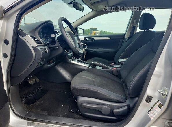 3N1AB7AP3HY305502 2017 NISSAN SENTRA Silver Front interior view
