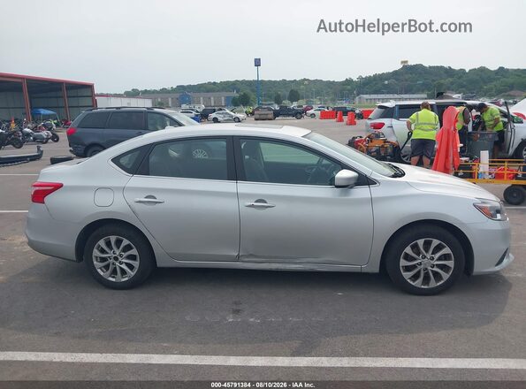 3N1AB7AP3HY325605 2017 NISSAN SENTRA Серебряный Вид спереди