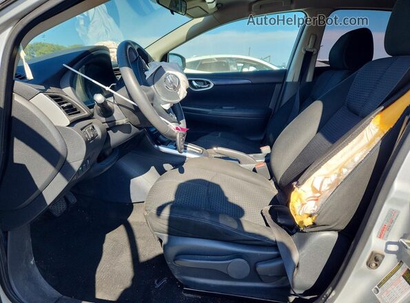 3N1AB7AP3HY344848 2017 NISSAN SENTRA Silver Вид салону спереду