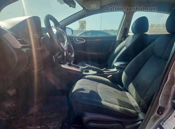 3N1AB7AP3HY384444 2017 NISSAN SENTRA Серый Вид салона спереди