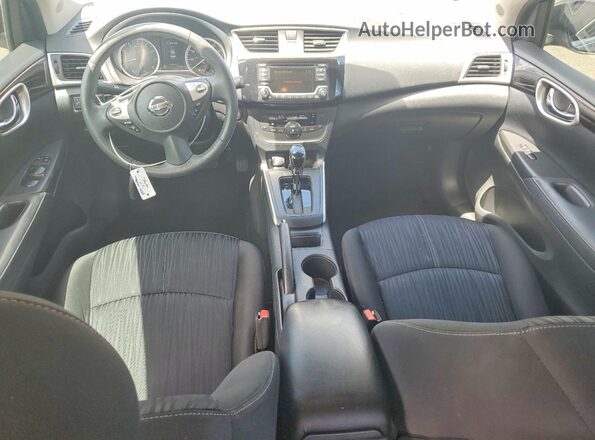 3N1AB7AP3JL605348 2018 NISSAN SENTRA Серый Вид панели приборов