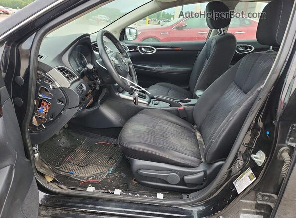 3N1AB7AP3JY236655 2018 NISSAN SENTRA Черный Вид салона спереди