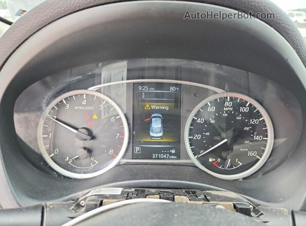 3N1AB7AP3JY236655 2018 NISSAN SENTRA Черный Вид щитка приборов