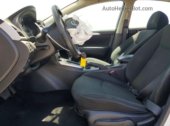 3N1AB7AP3JY299514 2018 NISSAN SENTRA White Вид салону спереду