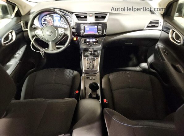 3N1AB7AP3JY315582 2018 NISSAN SENTRA Gray Dashboard view