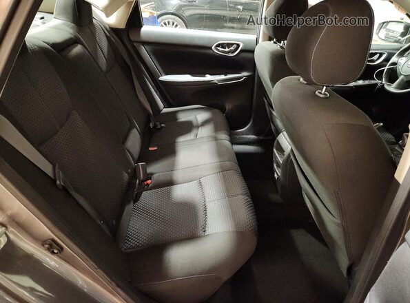 3N1AB7AP3JY315582 2018 NISSAN SENTRA Gray Rear seats view