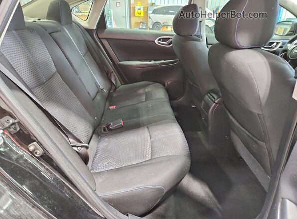 3N1AB7AP4HY209068 2017 NISSAN SENTRA Black Widok tylnych siedzeń