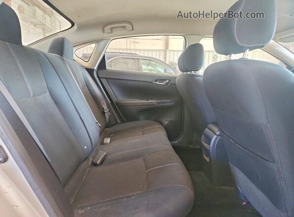 3N1AB7AP4HY212925 2017 NISSAN SENTRA Silver Հետևի նստատեղերի տեսք