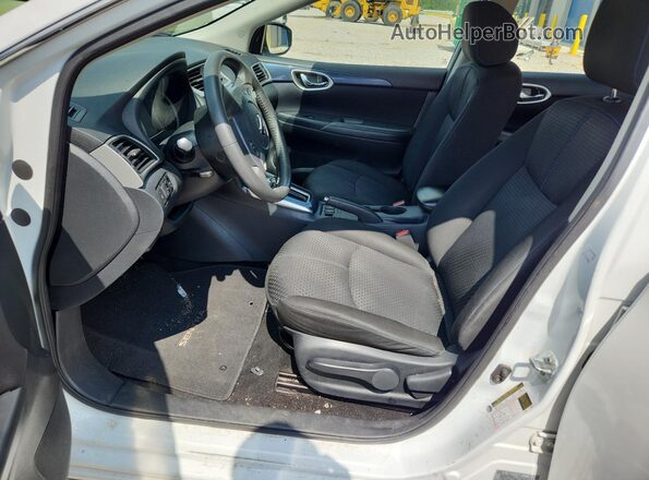 3N1AB7AP4HY255225 2017 NISSAN SENTRA White Widok wnętrza z przodu