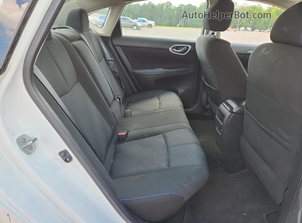 3N1AB7AP4HY255225 2017 NISSAN SENTRA White Widok tylnych siedzeń