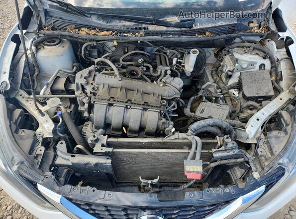 3N1AB7AP4HY353882 2017 NISSAN SENTRA White Rear interior view
