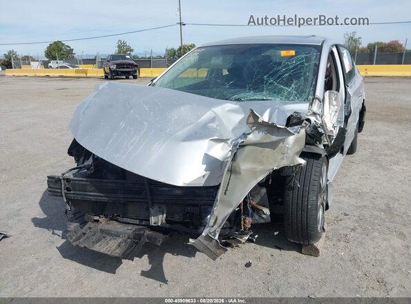 3N1AB7AP4JY216463 2018 NISSAN SENTRA Gray Vista interior trasera