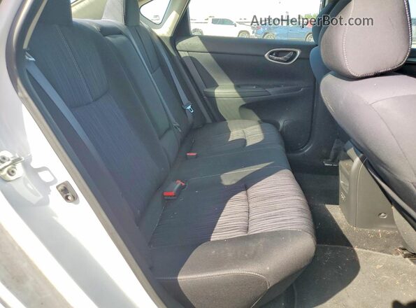 3N1AB7AP4JY252475 2018 NISSAN SENTRA White უკანა სავარძლების ხედი