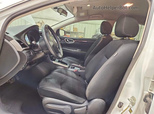 3N1AB7AP4KY413490 2019 NISSAN SENTRA White Vista interior delantera