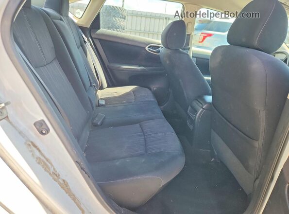 3N1AB7AP5HY227191 2017 NISSAN SENTRA White Widok tylnych siedzeń