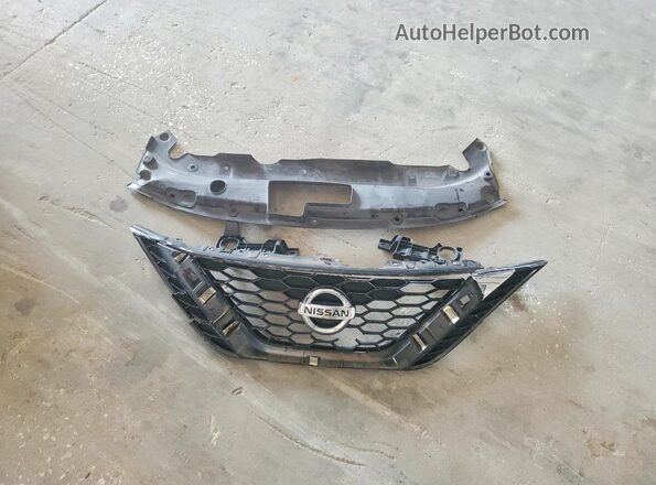 3N1AB7AP5HY284118 2017 NISSAN SENTRA Silver Vista del compartimento del motor