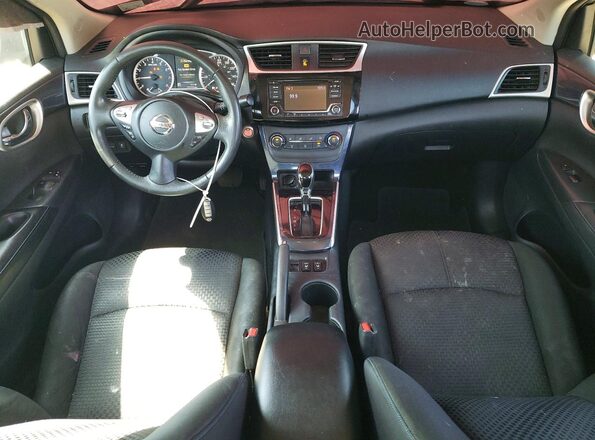 3N1AB7AP5HY308241 2017 NISSAN SENTRA Серый Вид панели приборов