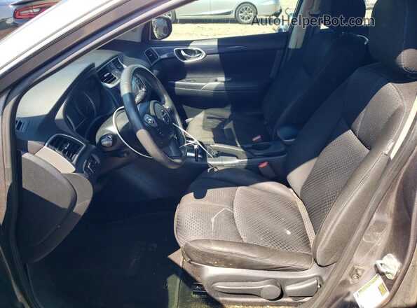 3N1AB7AP5HY308241 2017 NISSAN SENTRA Серый Вид салона спереди
