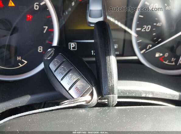 3N1AB7AP5HY359903 2017 NISSAN SENTRA Серебряный Вид панели приборов