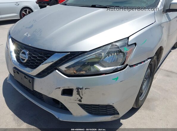 3N1AB7AP5JY227648 2018 NISSAN SENTRA Silver Widok z przodu