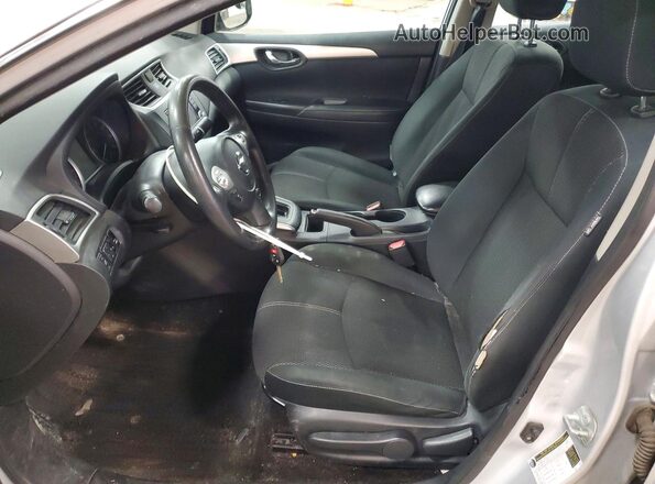 3N1AB7AP5JY228346 2018 NISSAN SENTRA Silver Front interior view