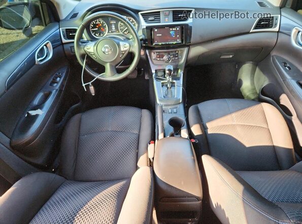 3N1AB7AP5JY234065 2018 NISSAN SENTRA Gray Առջևի վահանակի տեսք