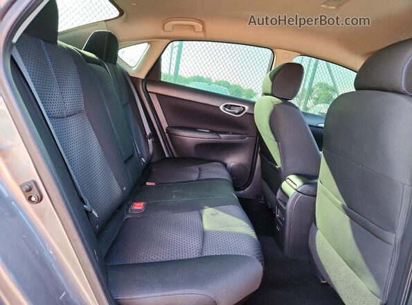 3N1AB7AP5JY234065 2018 NISSAN SENTRA Gray Հետևի նստատեղերի տեսք