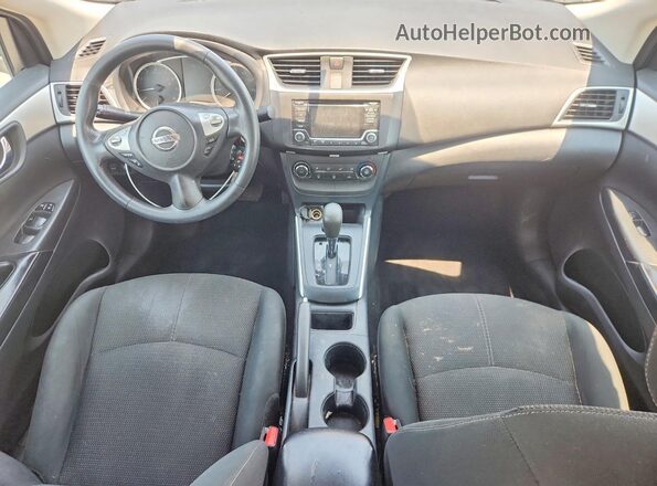 3N1AB7AP5JY306785 2018 NISSAN SENTRA Серебряный Вид панели приборов