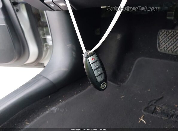 3N1AB7AP5JY342380 2018 NISSAN SENTRA Серебряный Вид панели приборов
