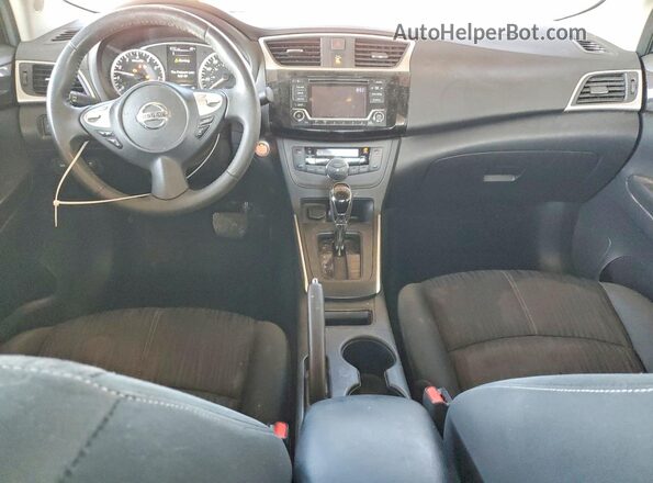 3N1AB7AP5JY342735 2018 NISSAN SENTRA Белый Вид панели приборов