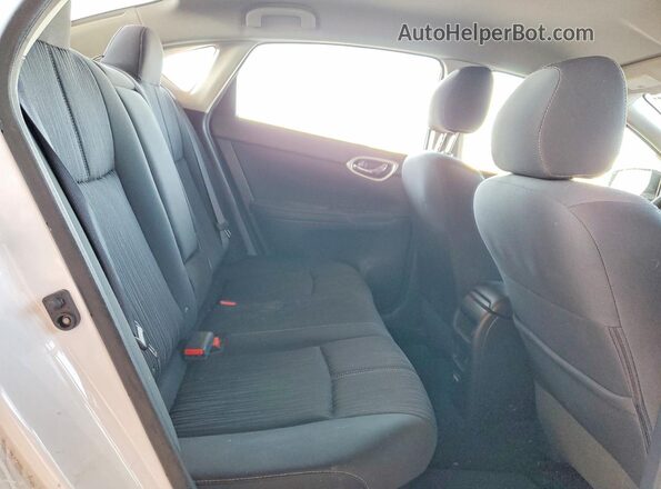 3N1AB7AP5JY342735 2018 NISSAN SENTRA Белый Вид задних сидений