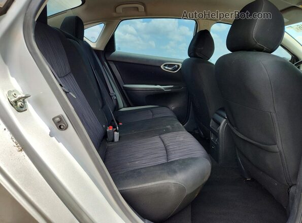 3N1AB7AP5KY408928 2019 NISSAN SENTRA Silver Vista de los asientos traseros