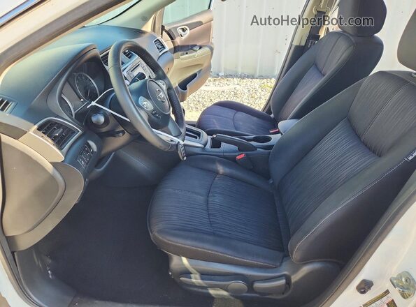 3N1AB7AP6HY347131 2017 NISSAN SENTRA Белый Вид салона спереди