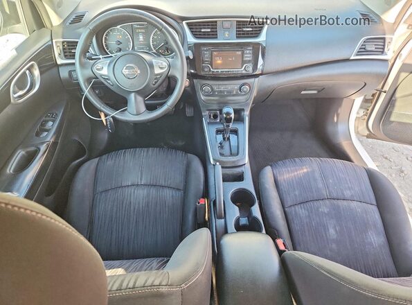 3N1AB7AP6HY347131 2017 NISSAN SENTRA Белый Вид панели приборов