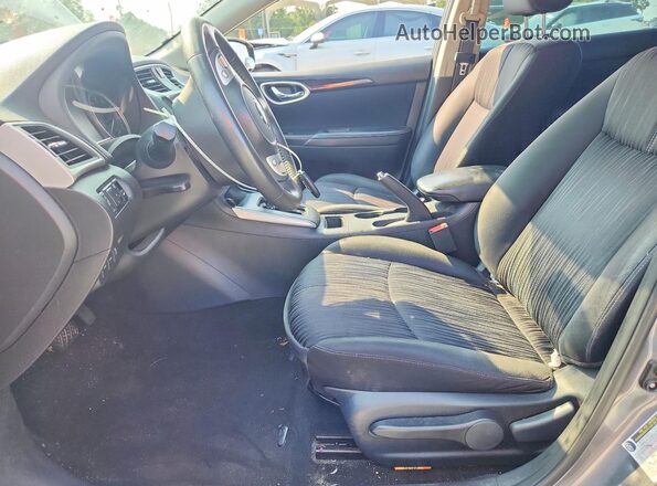 3N1AB7AP6JL618188 2018 NISSAN SENTRA Gray Вид салону спереду