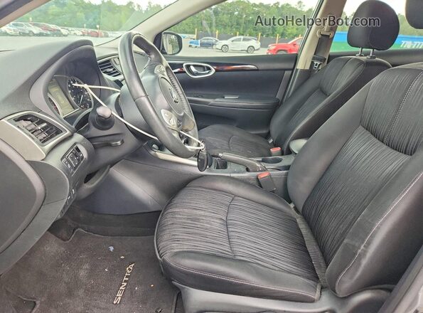 3N1AB7AP6JY209806 2018 NISSAN SENTRA Gray Вид салону спереду