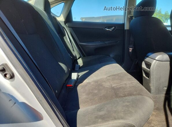 3N1AB7AP6JY247181 2018 NISSAN SENTRA Silver Vista de los asientos traseros
