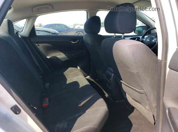3N1AB7AP6JY276180 2018 NISSAN SENTRA Silver Rear seats view