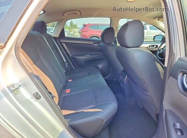 3N1AB7AP6KY366320 2019 NISSAN SENTRA Silver Vista de los asientos traseros
