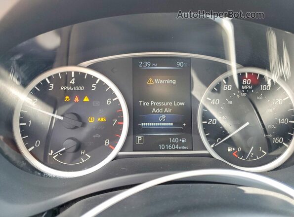 3N1AB7AP7HY241951 2017 NISSAN SENTRA Серебряный Вид щитка приборов