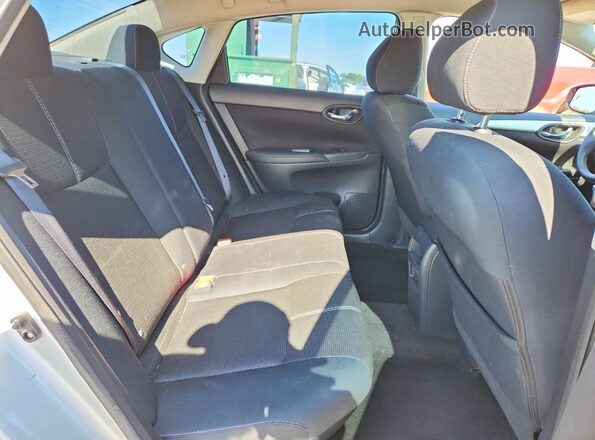 3N1AB7AP7HY262931 2017 NISSAN SENTRA Silver Вид задніх сидінь