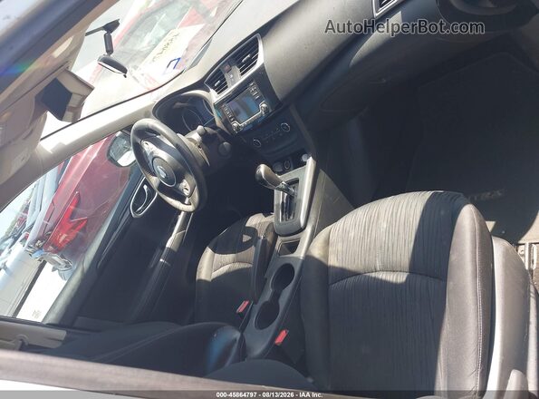 3N1AB7AP7HY298599 2017 NISSAN SENTRA Silver Вид салону спереду